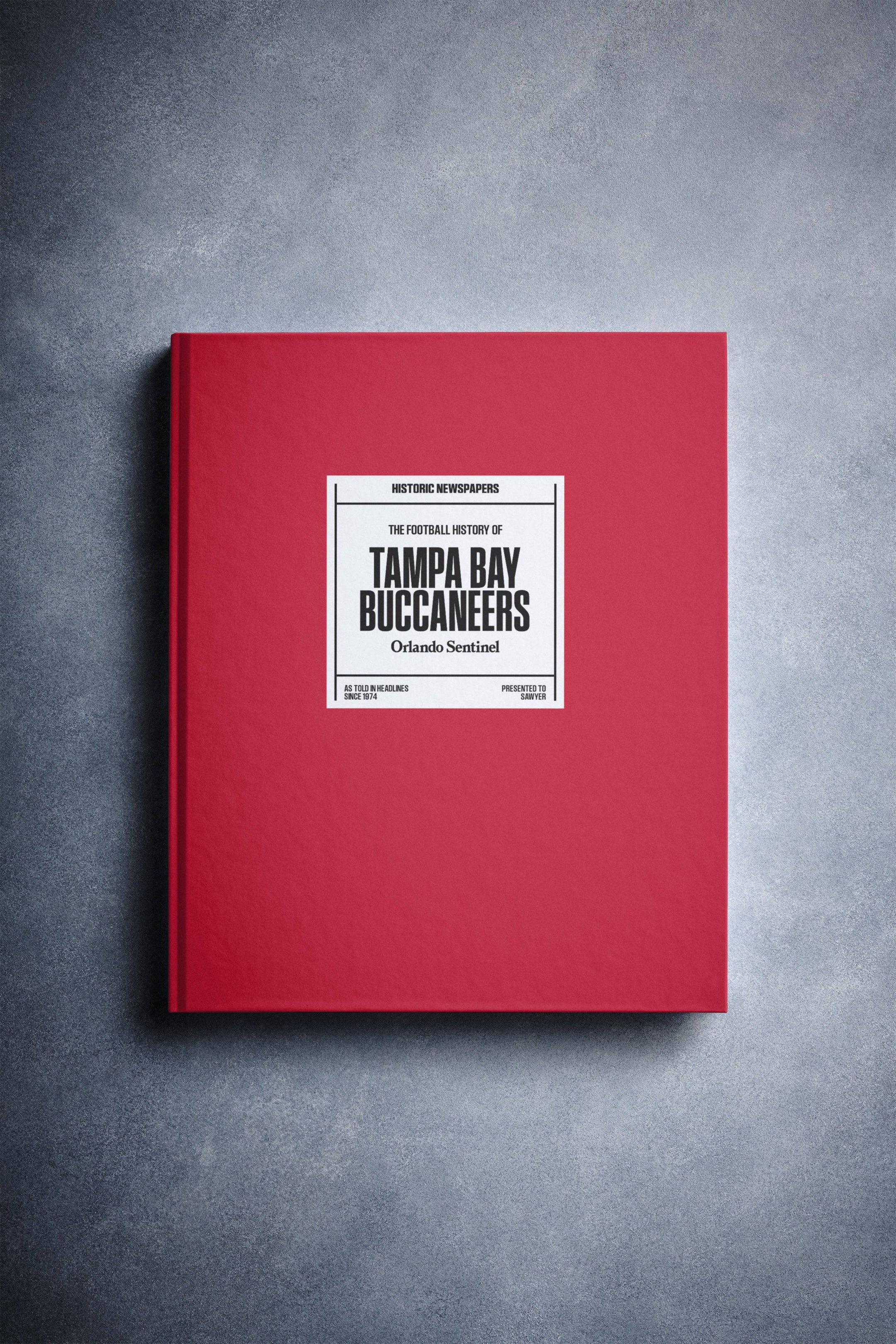 Libro de la edición Orlando Sentinel sobre la historia del fútbol americano de los Tampa Bay Buccaneers