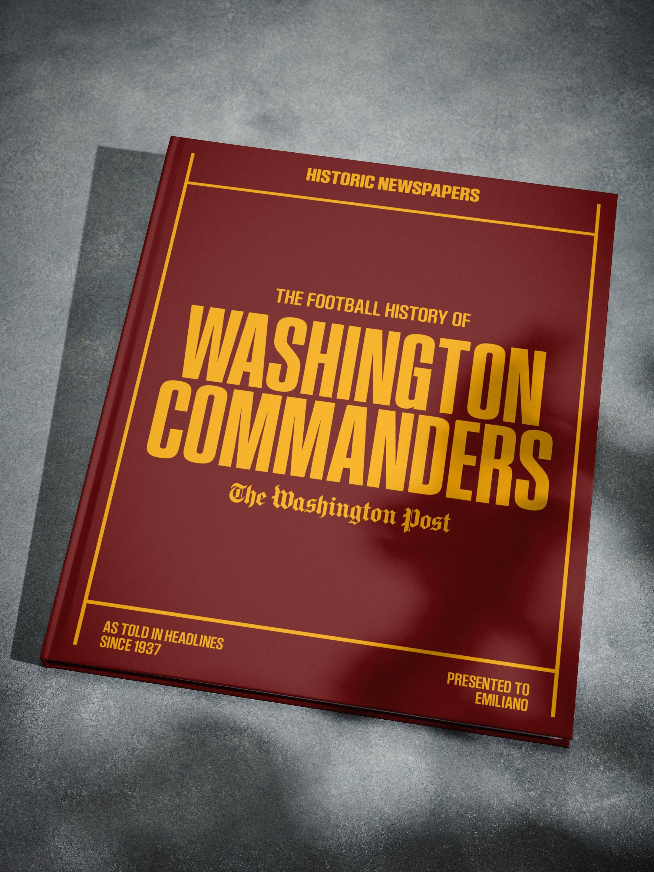 Libro de la edición Washington Post de la historia del fútbol estadounidense de Washington Commanders